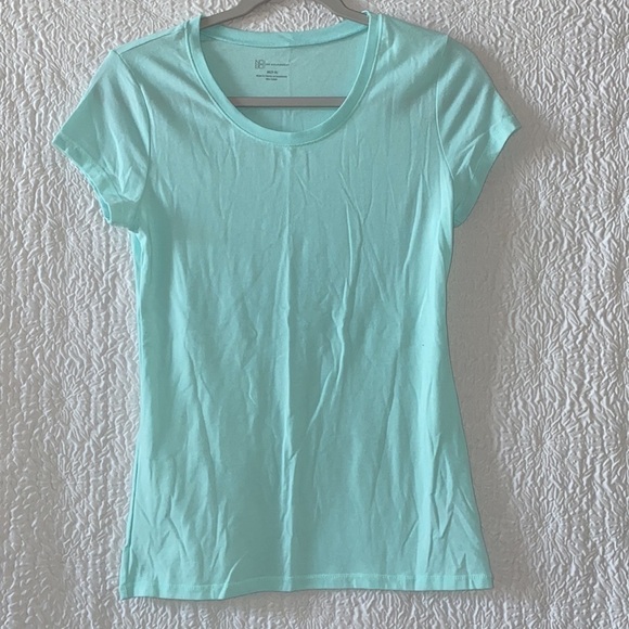 No Boundaries Juniors’ Everyday Short Sleeve Set 2 T-Shirt - Picture 2 of 8